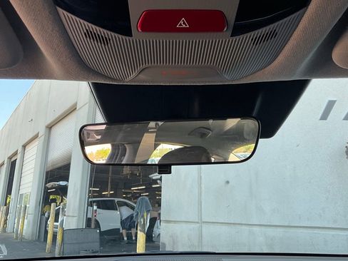 Used 2025 Kia K4 LXS image 17