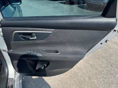Used 2014 Nissan Altima 2.5 S w/ Display Audio Package FWD image 27