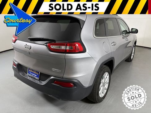 Used 2018 Jeep Cherokee Latitude Plus FWD image 8