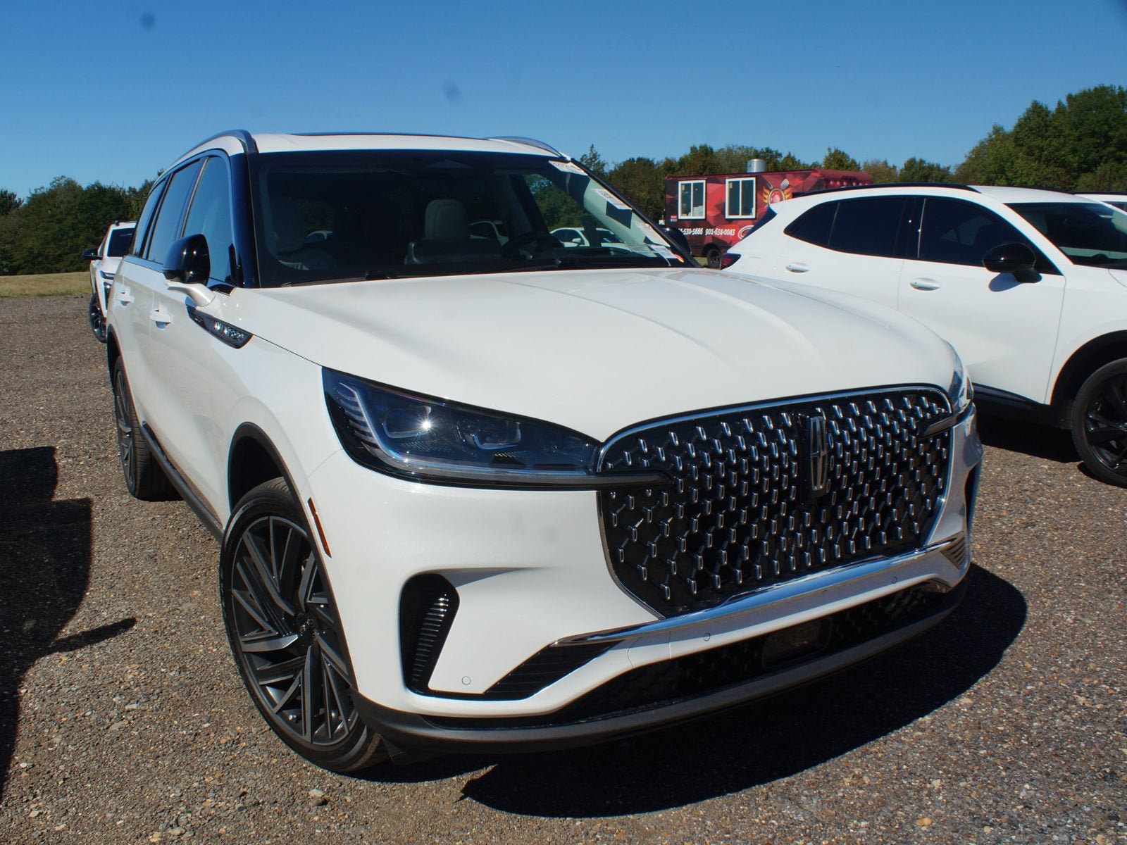 Used 2025 Lincoln Aviator Reserve w/ Equipment Group 201A AWD/4WD image 1