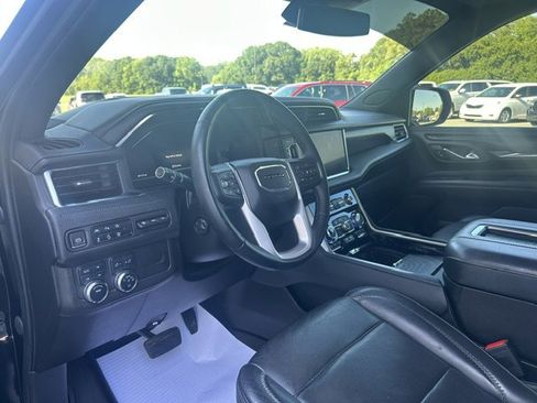Used 2023 GMC Yukon Denali AWD/4WD image 17