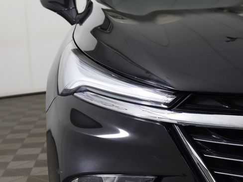 Used 2024 Buick Enclave Premium image 18