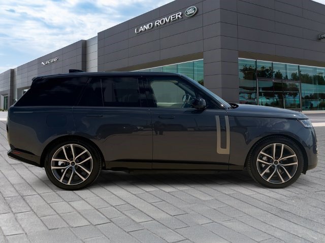 Certified 2026 Land Rover Range Rover SE AWD/4WD image 6