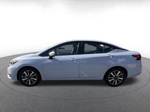 Used 2025 Nissan Versa SV image 9