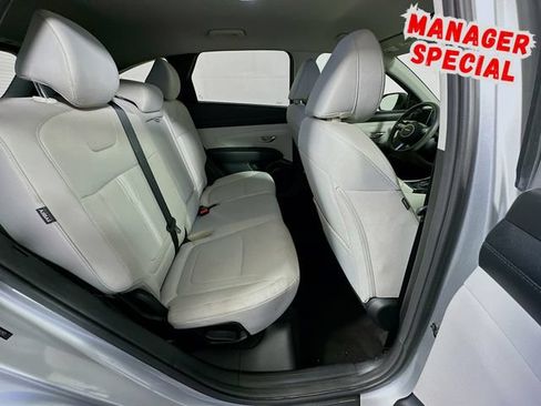 Used 2025 Hyundai Tucson SEL FWD image 25