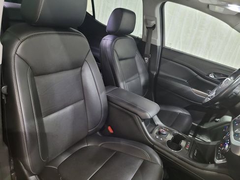 Used 2022 GMC Acadia SLT w/ GMC Pro Grade Package image 71