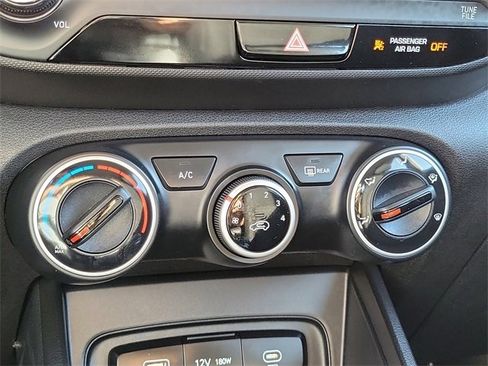 New 2026 Hyundai Venue SE image 10