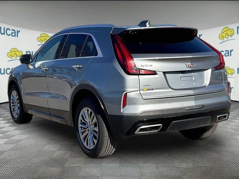 Used 2025 Cadillac XT4 Premium Luxury image 4