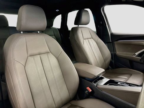 Certified 2025 Audi Q5 Premium w/ Convenience Package AWD/4WD image 15
