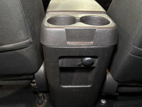 Used 2011 Ford Escape XLT AWD/4WD image 9