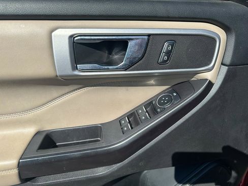 Used 2020 Ford Explorer XLT w/ Equipment Group 202A image 9
