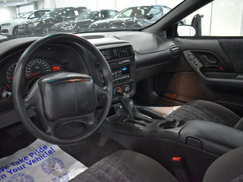 Used 2002 Chevrolet Camaro LT w/ Preferred Equipment Group 1 RWD image 11