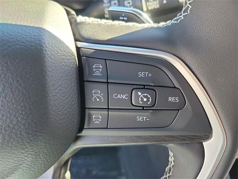 New 2025 Jeep Grand Cherokee L Limited image 25