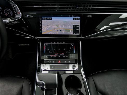 Used 2020 Audi Q8 Premium AWD/4WD image 22