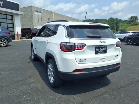 Used 2023 Jeep Compass Latitude AWD/4WD image 7