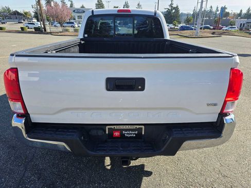 Certified 2016 Toyota Tacoma SR5 w/ SR5 Appearance Package (SN) image 12