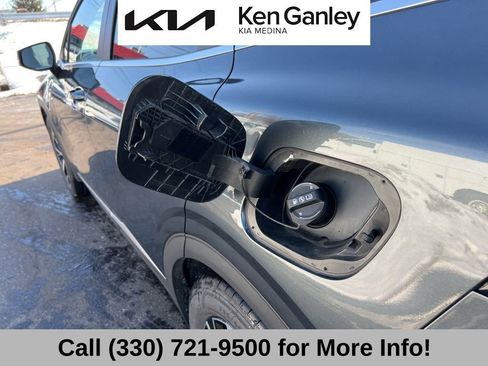 Certified 2025 Kia Sportage EX w/ Premium Package image 51