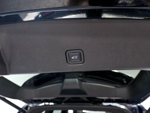 Used 2022 Cadillac XT6 Luxury FWD image 50