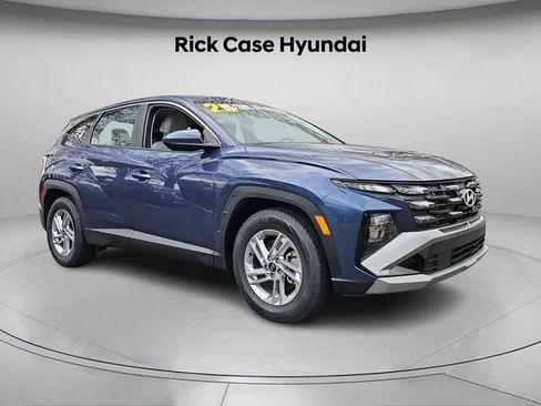 Certified 2025 Hyundai Tucson SE image 9