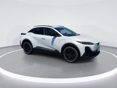 New 2026 Subaru Uncharted AWD image 9