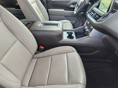 Used 2022 GMC Yukon SLT w/ SLT Luxury Package image 14
