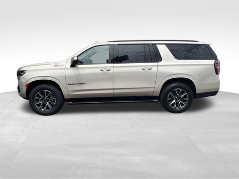 Certified 2023 Chevrolet Suburban Z71 w/ Luxury Package AWD/4WD image 2