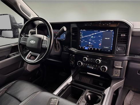 Used 2023 Ford F250 Lariat w/ Sport Appearance Package AWD/4WD image 12