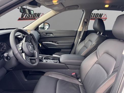 New 2025 Nissan Pathfinder SL w/ Cargo Package image 9