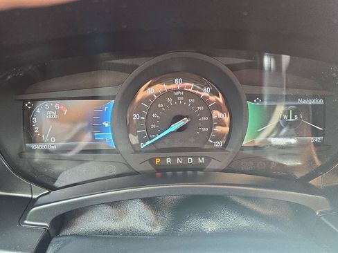Used 2017 Ford Expedition Limited w/ Equipment Group 301A AWD/4WD image 26