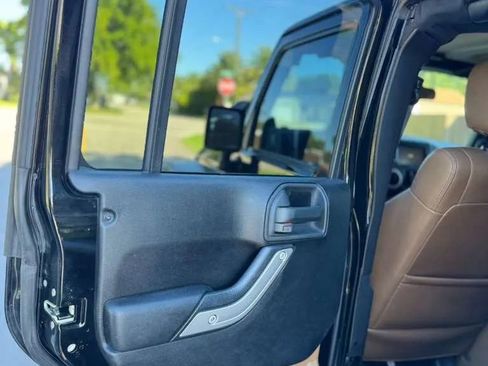 Used 2012 Jeep Wrangler Unlimited Sahara w/ Connectivity Group image 11
