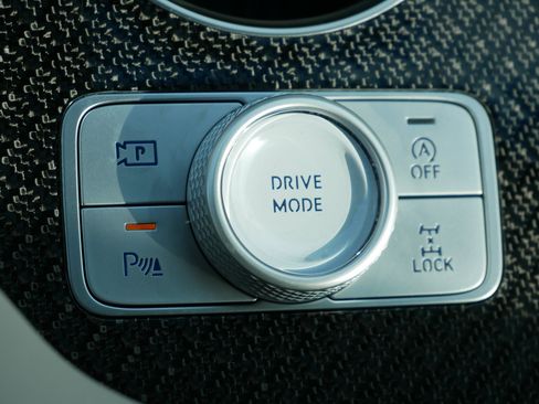 New 2025 Genesis GV80 3.5T e-SC image 10