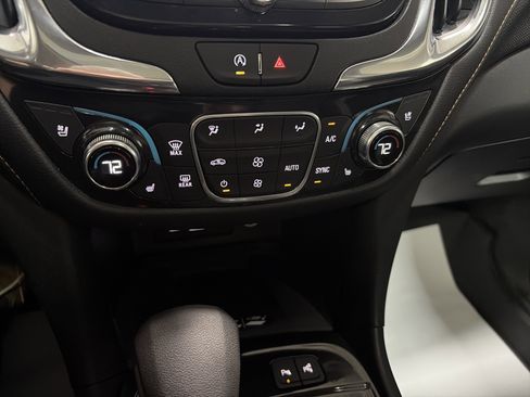 Used 2022 Chevrolet Equinox Premier AWD/4WD image 21