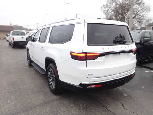 Used 2024 Jeep Wagoneer L Series II w/ Flexible Seating Group image 6