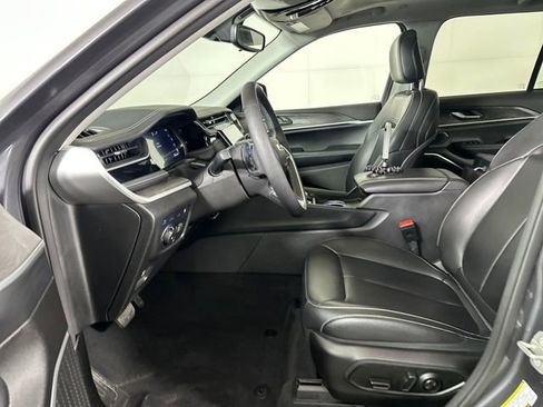 Used 2023 Jeep Grand Cherokee 4WD 4xe image 11