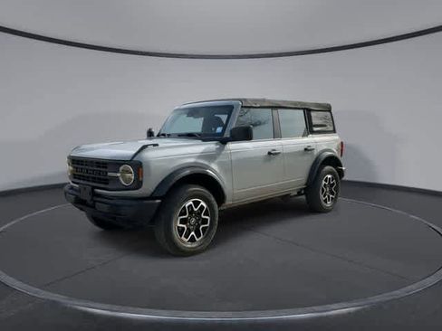 Used 2022 Ford Bronco Base image 4