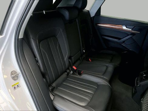 Used 2023 Audi Q5 2.0T Premium w/ Convenience Package AWD/4WD image 38