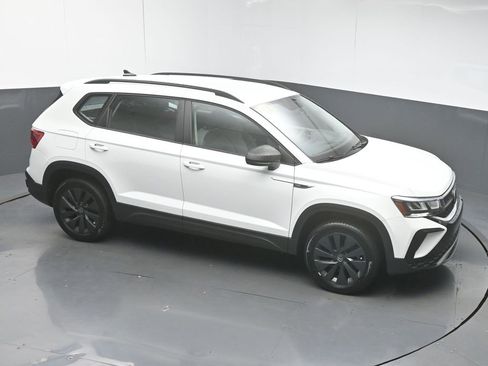 Used 2022 Volkswagen Taos S image 42