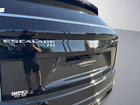 Used 2025 Cadillac Escalade IQ Luxury 2 w/ LPO, Premium Carpet Package AWD/4WD image 35