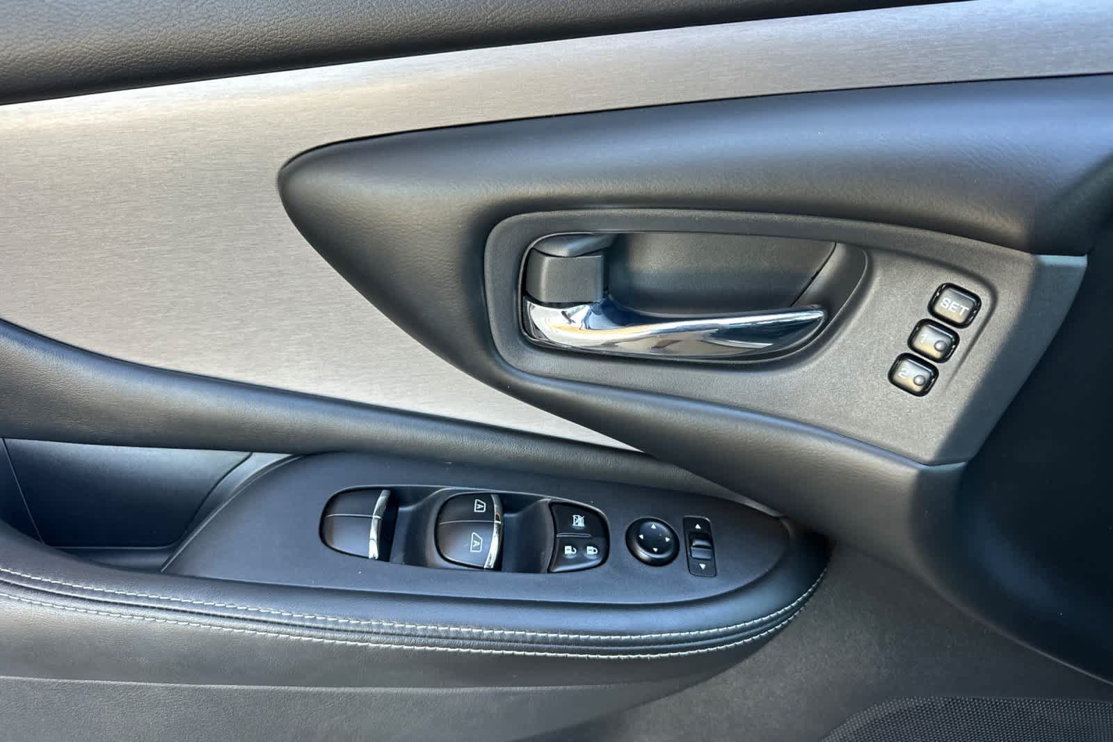 Used 2020 Nissan Murano SL w/ Moonroof Package AWD/4WD image 10