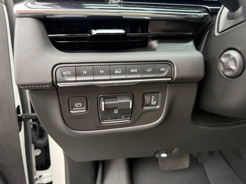Used 2024 Cadillac Escalade Sport w/ LPO, ONYX Package AWD/4WD image 16
