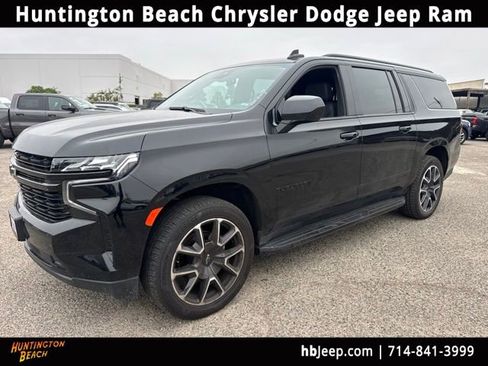 Used 2024 Chevrolet Suburban RST RWD image 1