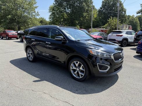 Used 2016 Kia Sorento AWD w/ LX Convenience Package image 4