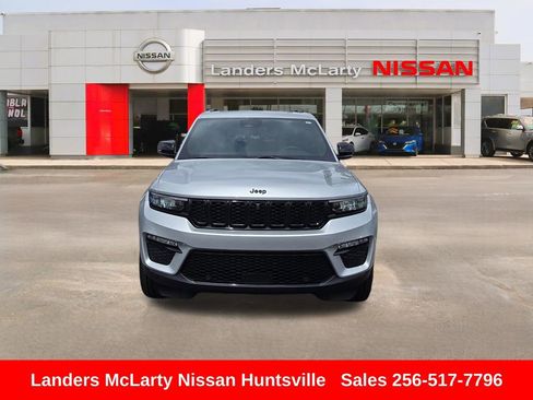 Used 2024 Jeep Grand Cherokee Limited w/ Luxury Tech Group II RWD image 11