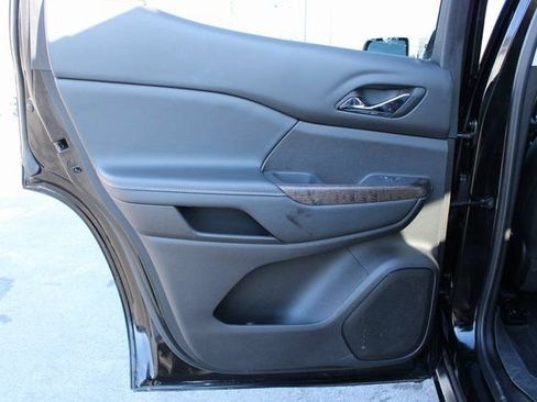 Used 2022 GMC Acadia Denali w/ Denali Ultimate Package image 34