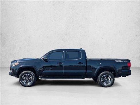 Used 2018 Toyota Tacoma TRD Sport w/ Technology Package RWD image 9