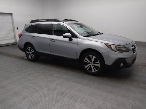 Used 2018 Subaru Outback 2.5i Limited AWD/4WD image 11