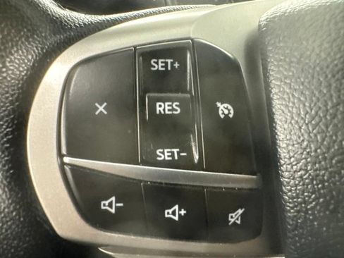 Used 2021 Ford Explorer XLT RWD image 22