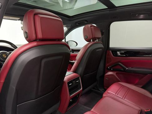 Used 2019 Porsche Cayenne AWD/4WD image 64