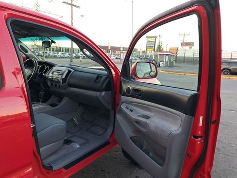 Used 2007 Toyota Tacoma PreRunner image 17