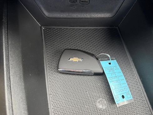 Used 2025 Chevrolet Equinox LT AWD/4WD image 34